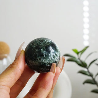Seraphenite sphere ( 45.5 mm )