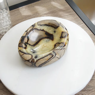 Septarian bowl ( 1lb 14.5 oz )