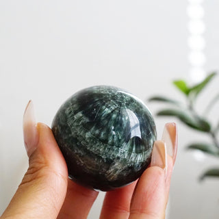 Seraphenite sphere ( 45.5 mm )