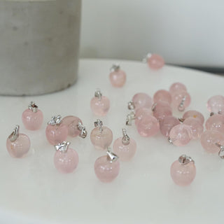 Gemmy Star Rose Quartz mini Apple pendant
