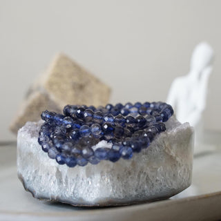 Faceted iolite bracelet